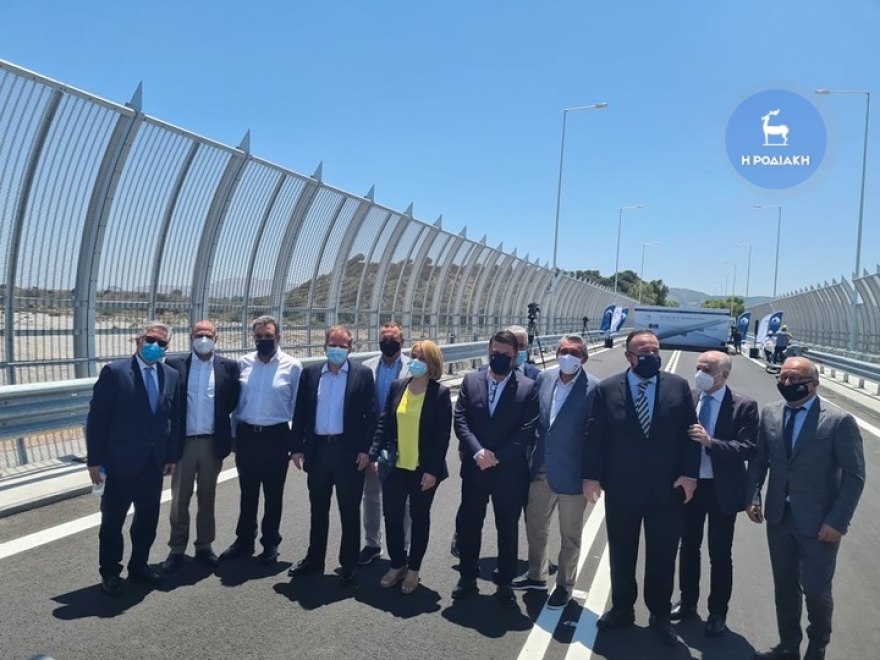 Ρόδος: Καραμανλής και Χαρδαλιάς εγκαινίασαν τη νέα γέφυρα του ποταμού Μάκκαρη 