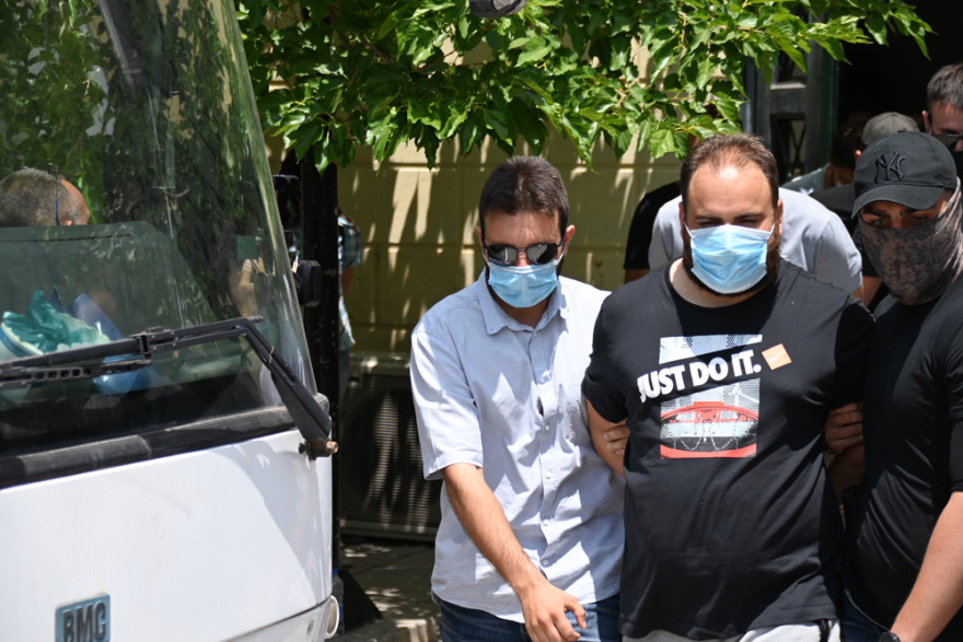 Ζάκυνθος: Μετά τον εισαγγελέα, στον ανακριτή οι συλληφθέντες για τη δολοφονία της συζύγου του Ντίμη Κορφιάτη - «Δεν έχουμε κάνει τίποτα» δηλώνει ένας εξ αυτών