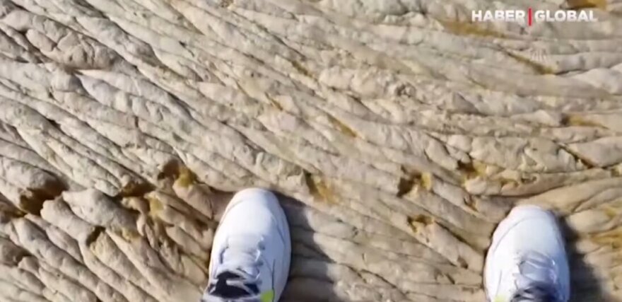 Τουρκία: Απίστευτες εικόνες από τη βλέννα στη Θάλασσα του Μαρμαρά