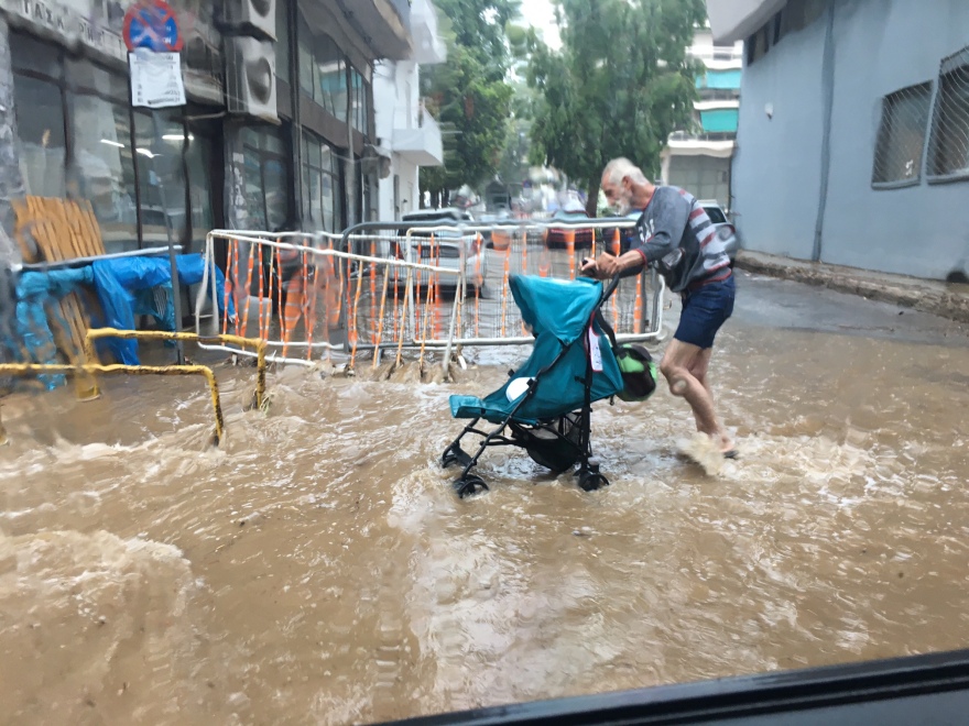 Άστατος καιρός: Βροχές και καταιγίδες στα ηπειρωτικά - Δείτε πού θα είναι ισχυρά τα φαινόμενα 