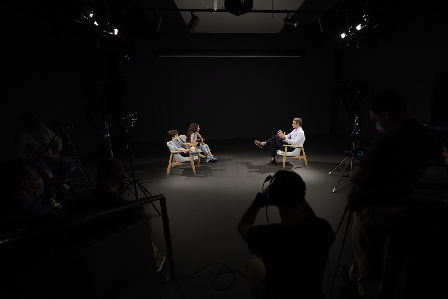 Συνέντευξη Μητσοτάκη στα παιδιά της «Ατράκτου»: «Αυτή ήταν η πιο δύσκολη απόφαση που πήρα»