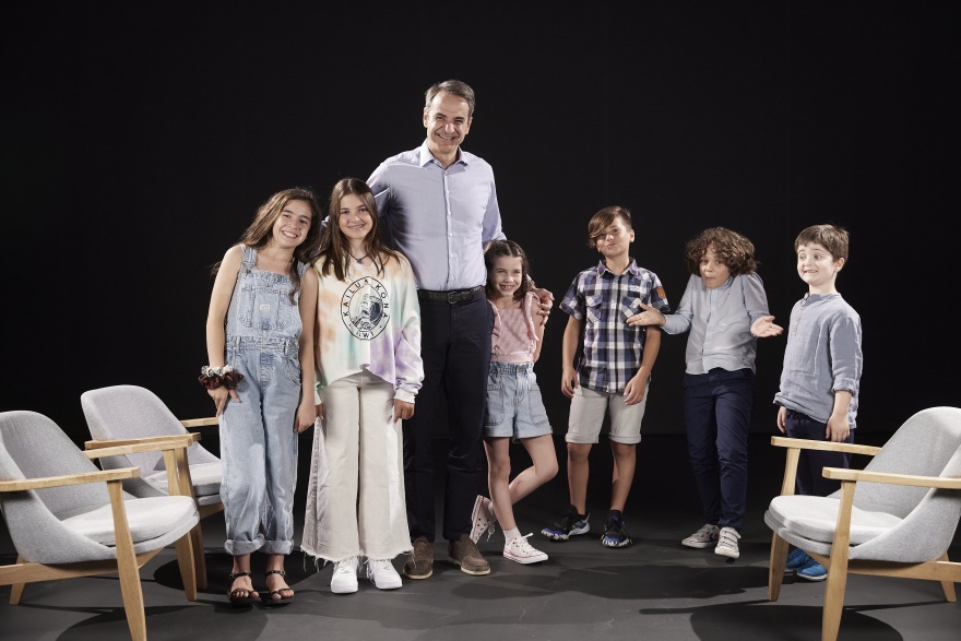 Συνέντευξη Μητσοτάκη στα παιδιά της «Ατράκτου»: «Αυτή ήταν η πιο δύσκολη απόφαση που πήρα»