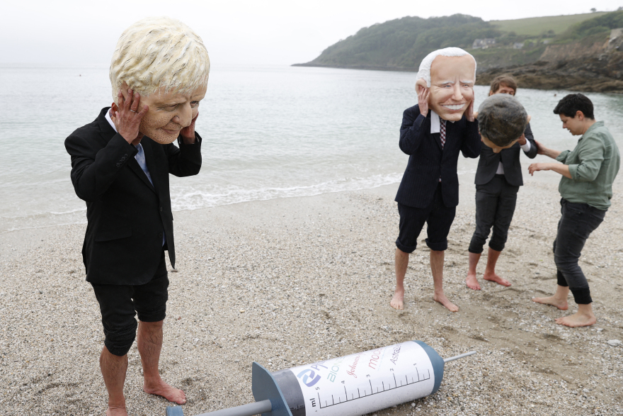 G7: Η casual εμφάνιση των Μπάιντεν, το ξενοδοχείο φρούριο και η... «διπλωματία της πάνας»