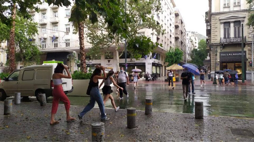 Καιρός στην Αθήνα: Καταιγίδες με χαλάζι  - Αποκαταστάθηκε η κυκλοφορία στον Κηφισό - Δείτε βίντεο, φωτογραφίες