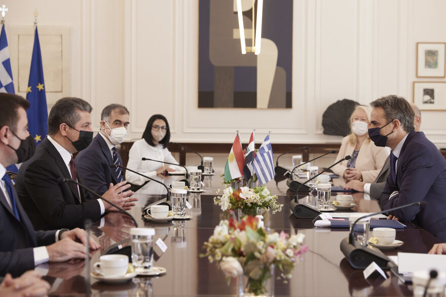 Συνάντηση Μητσοτάκη με τον πρωθυπουργό του Ιρακινού Κουρδιστάν