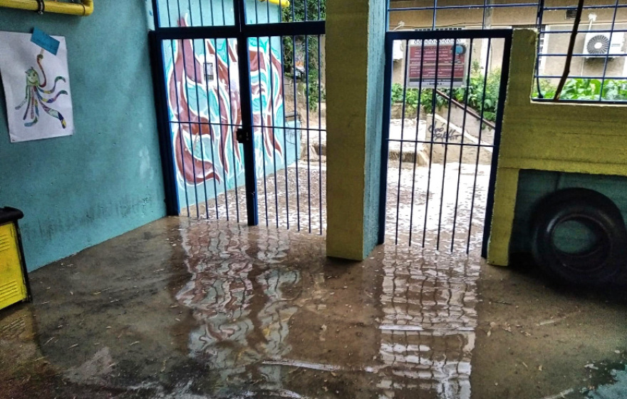 Πλημμύρισε νηπιαγωγείο μετά την ισχυρή βροχόπτωση στην Αθήνα