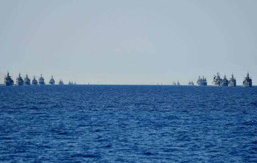 Η Κατερίνα Σακελλαροπούλου στην επιθεώρηση του Στόλου - Δείτε εικόνες