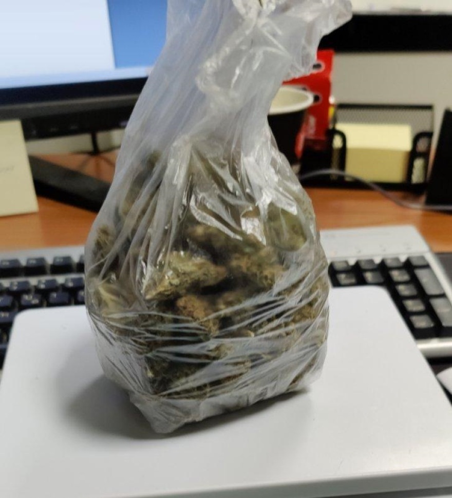 Βγήκε βόλτα στο Κιλκίς με μια σακούλα γεμάτη κάνναβη!