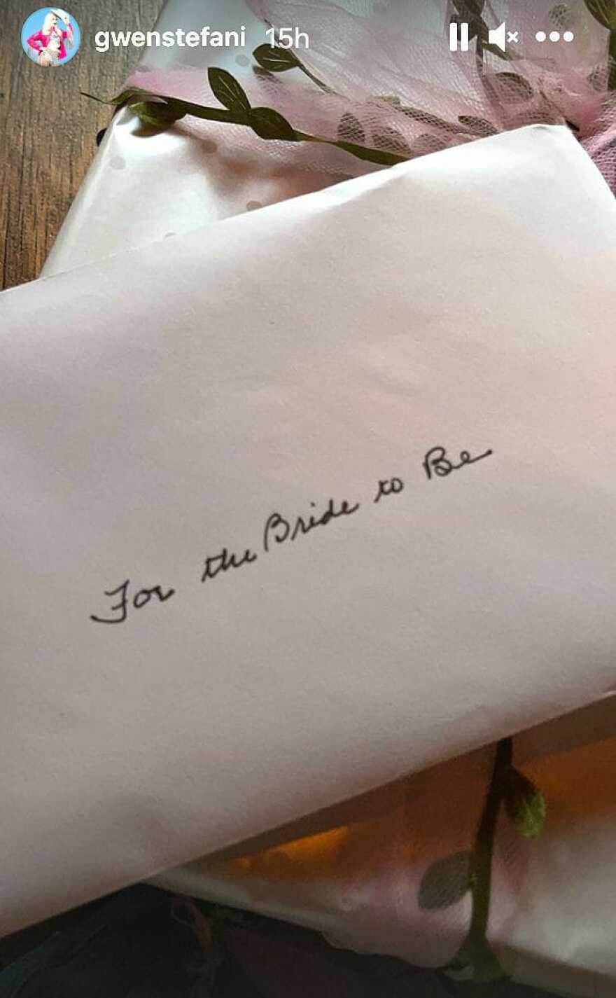 Γκουέν Στέφανι: Tο πάρτι-έκπληξη που ετοίμασαν για εκείνη, λίγο πριν ντυθεί νυφούλα