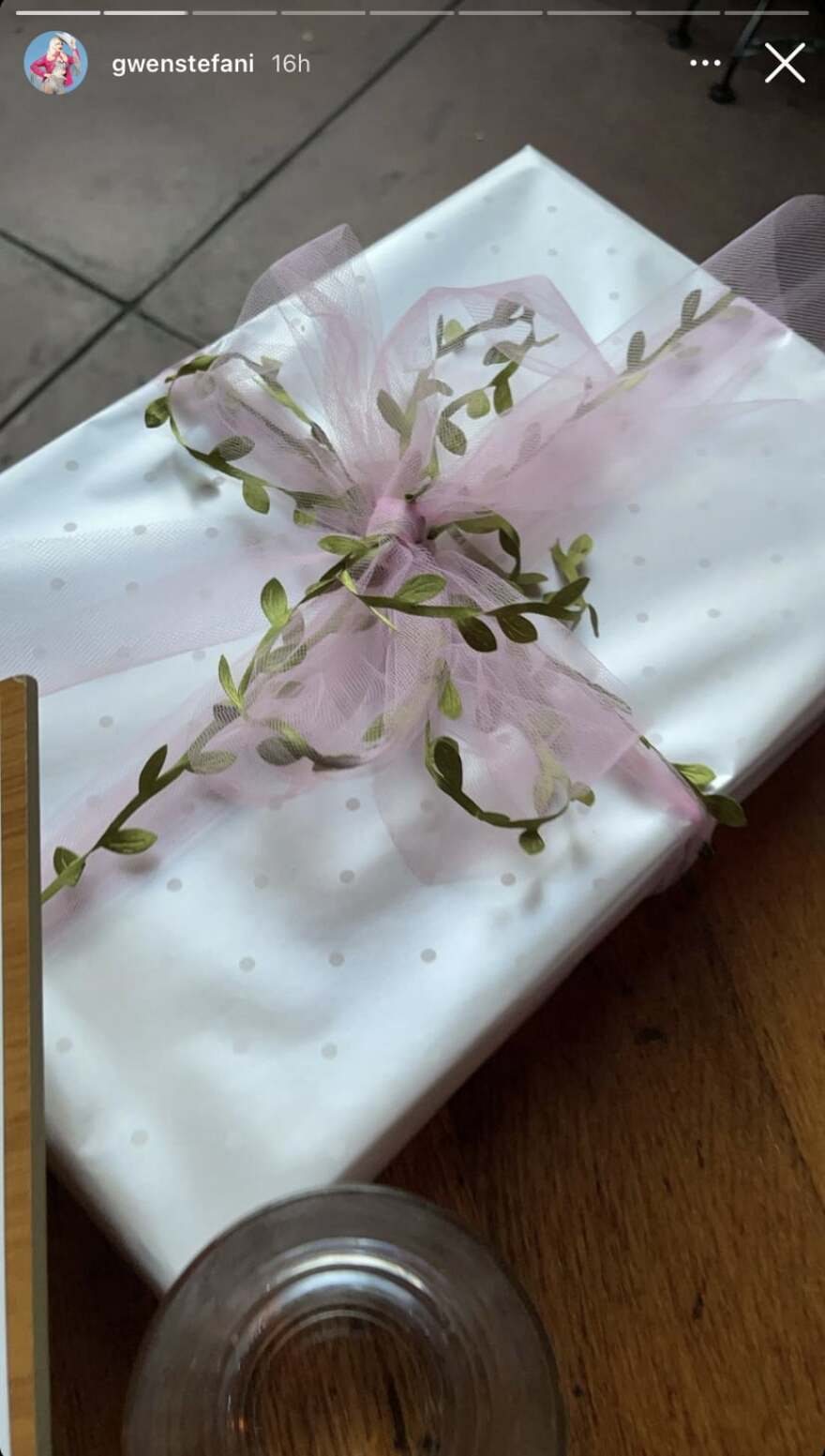 Γκουέν Στέφανι: Tο πάρτι-έκπληξη που ετοίμασαν για εκείνη, λίγο πριν ντυθεί νυφούλα