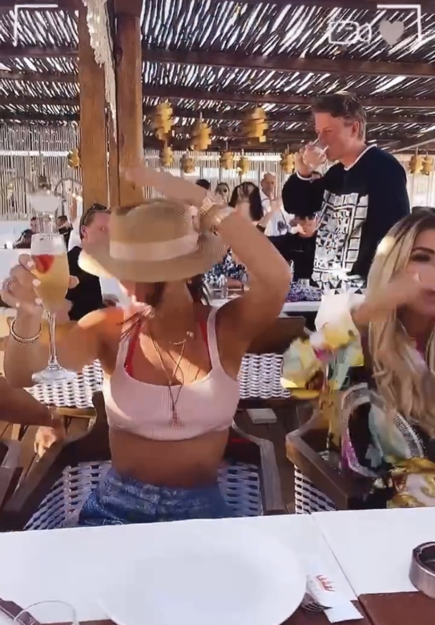 Ριάντ Μαχρέζ-Τέιλορ Γουόρντ: Οι σαμπάνιες των 3.000 ευρώ και τα πιτόγυρα στα Ματογιάννια