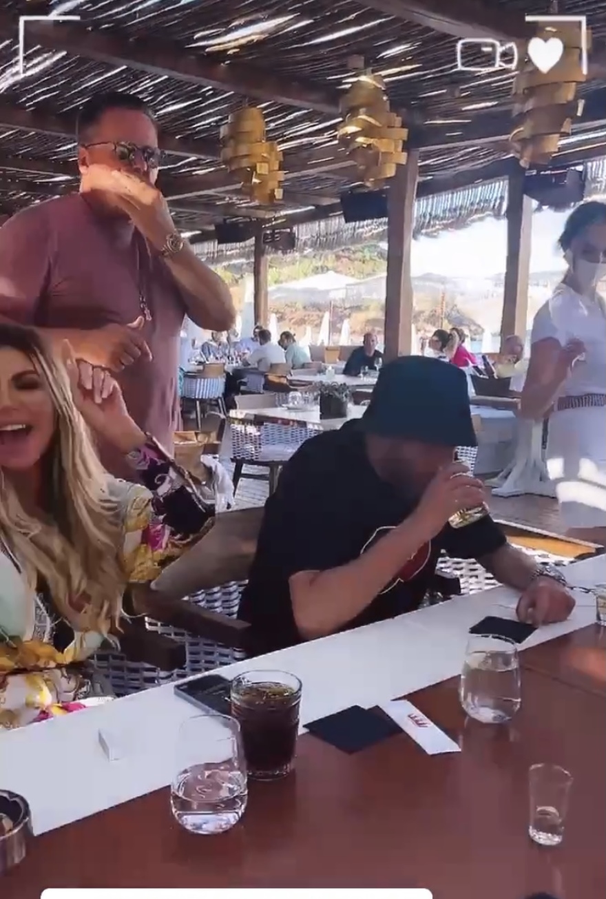 Ριάντ Μαχρέζ-Τέιλορ Γουόρντ: Οι σαμπάνιες των 3.000 ευρώ και τα πιτόγυρα στα Ματογιάννια