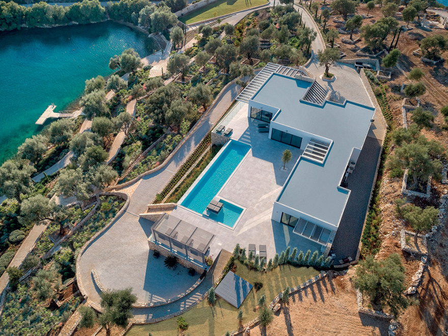 Σκλαβενίτη: Η οικογένεια που έκανε το Μεγανήσι VIP προορισμό