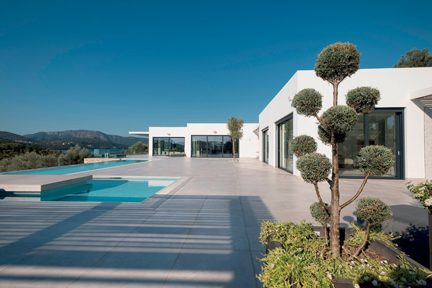 Σκλαβενίτη: Η οικογένεια που έκανε το Μεγανήσι VIP προορισμό