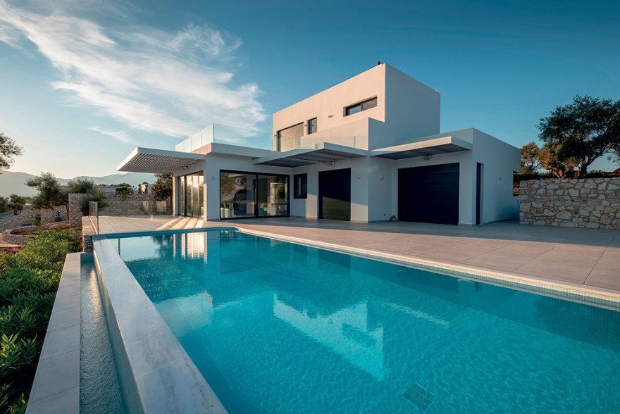 Σκλαβενίτη: Η οικογένεια που έκανε το Μεγανήσι VIP προορισμό