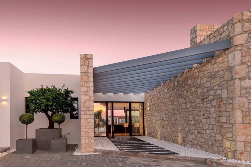 Σκλαβενίτη: Η οικογένεια που έκανε το Μεγανήσι VIP προορισμό