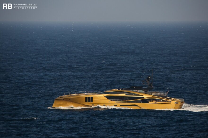 Μύκονος: Η χρυσή θαλαμηγός και οι δικαστικές περιπέτειες του Ρώσου μεγιστάνα ιδιοκτήτη της