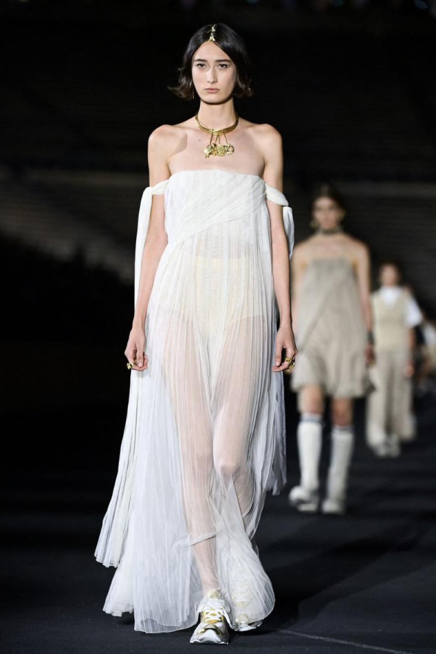Dior στο Καλλιμάρμαρο: Με «άρωμα» Ελλάδας η επίδειξη - Δείτε φωτογραφίες από τη φαντασμαγορική βραδιά 