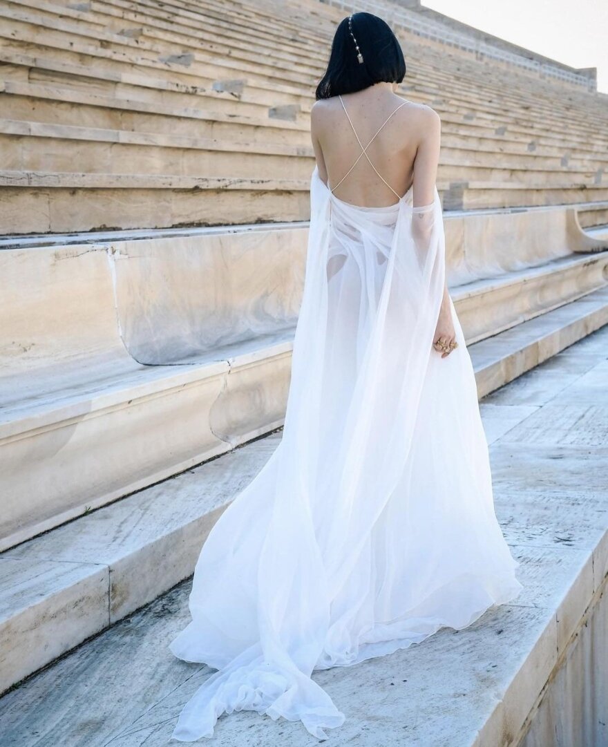 Dior: Η επίδειξη «ξεκίνησε» στα social media - Τα μοντέλα ποζάρουν με τα ρούχα του οίκου στο Καλλιμάρμαρο 