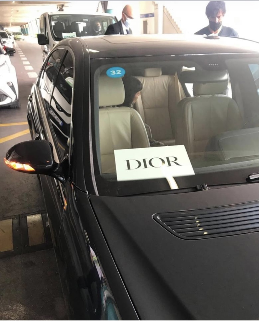 Dior: Πυρετώδεις προετοιμασίες για τη φαντασμαγορική επίδειξη στο Καλλιμάρμαρο