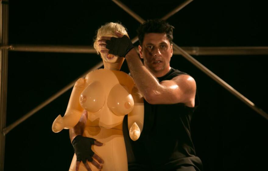 Γιώργος Χρυσοστόμου στο protothema.gr: «Μικρός πίστευα ότι δεν είμαι ικανός για τίποτα επειδή δεν είχα χρήματα»