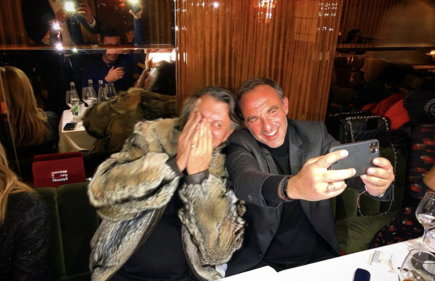 Ηλίας Ψινάκης: Ετοιμάζει βιβλίο με την πολυτάραχη ζωή του - «Παρελαύνουν» Μερκούρη, Βουγιουκλάκη, Τέιλορ και βασιλείς 