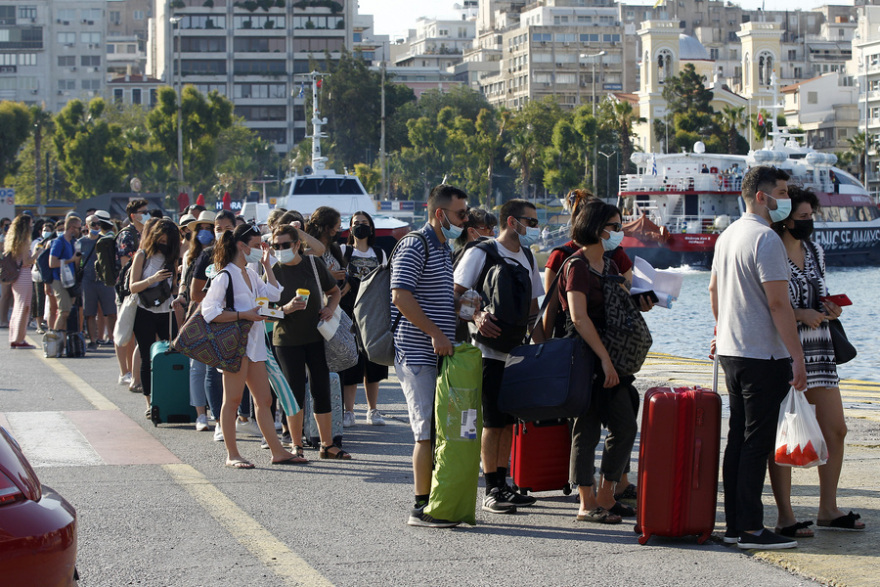Τριήμερο Αγίου Πνεύματος: Αυξημένη κίνηση στις εξόδους Αθήνας και Θεσσαλονίκης
