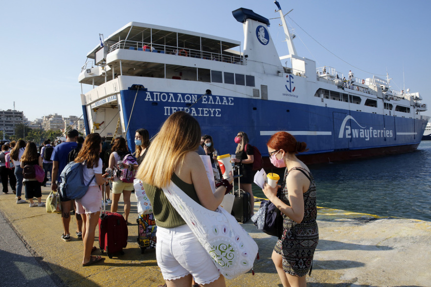 Τριήμερο Αγίου Πνεύματος: Αυξημένη κίνηση στις εξόδους Αθήνας και Θεσσαλονίκης