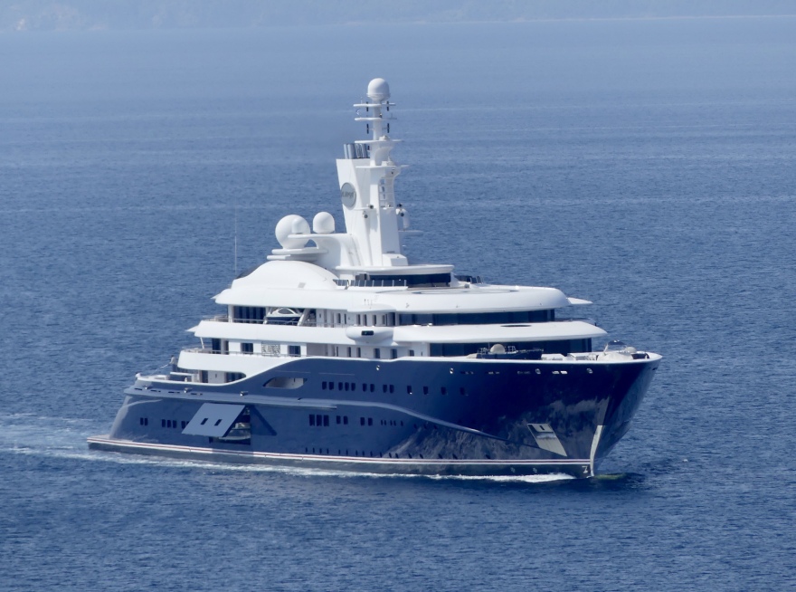 Στη Σκιάθο με τη θαλαμηγό των 300 εκατ. ο σεΐχης του Κατάρ Τζαμπέρ αλ Θάνι - Δείτε βίντεο και φωτογραφίες