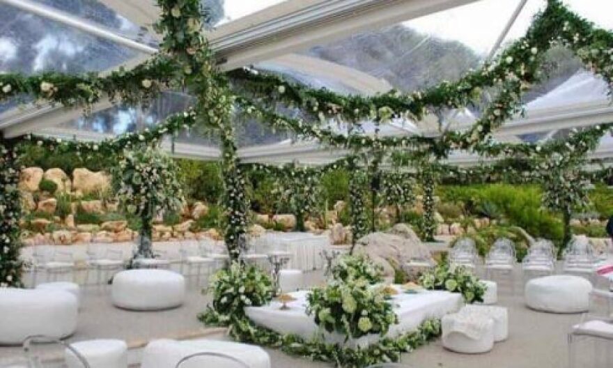 Αντώνης Λαιμός - Μαρίκα Αράπογλου: Φωτογραφίες από τον «ονειρικό» γάμο τους στο Πάπιγκο