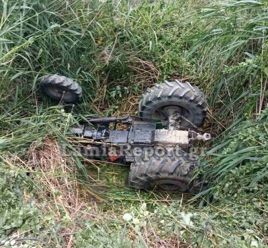 Φθιώτιδα: Νεαρός αγρότης καταπλακώθηκε από το τρακτέρ του - Σώθηκε από θαύμα