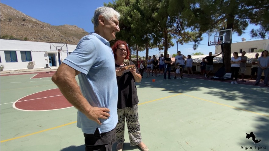 Τήλος: Ο Παναγιώτης Γιαννάκης μαθαίνει στους νεαρούς αθλητές τα «μυστικά» του μπάσκετ - Φωτογραφίες