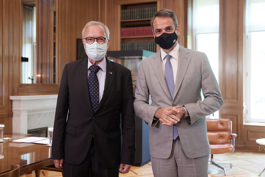 Συνάντηση Μητσοτάκη με τον πρόεδρο της ΕΤΕπ: Κατάλληλη δυναμική για μια «επενδυτική έκρηξη» στην Ελλάδα