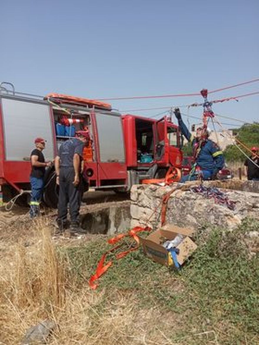 Κρήτη: Άλογο έπεσε σε πηγάδι - Μεγάλη επιχείρηση της πυροσβεστικής 