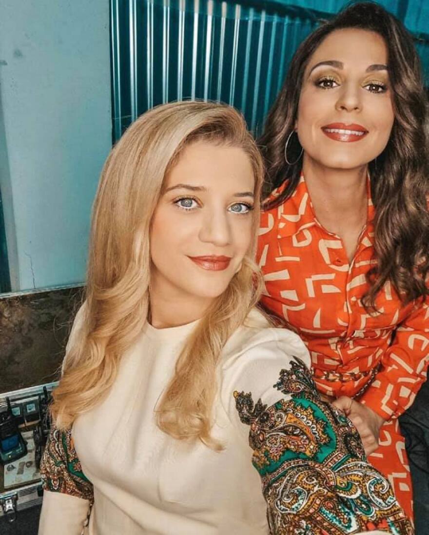 Κατερίνα Παπουτσάκη: Backstage φωτογραφίες από τα «Καλύτερά μας χρόνια»