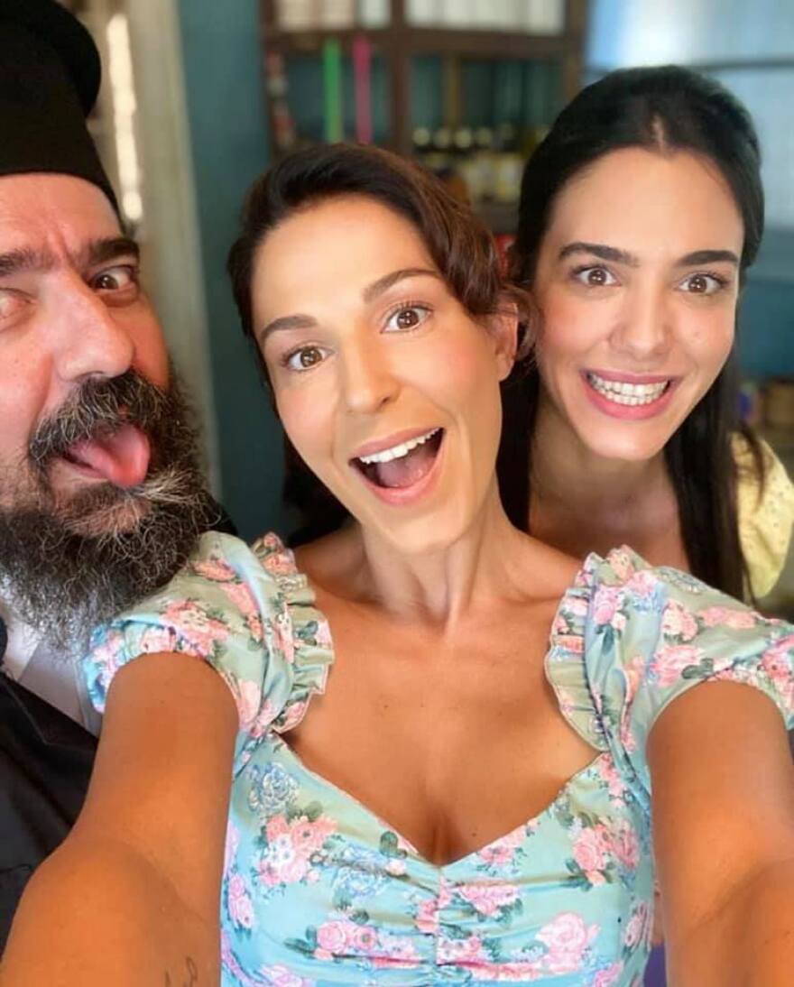 Κατερίνα Παπουτσάκη: Backstage φωτογραφίες από τα «Καλύτερά μας χρόνια»