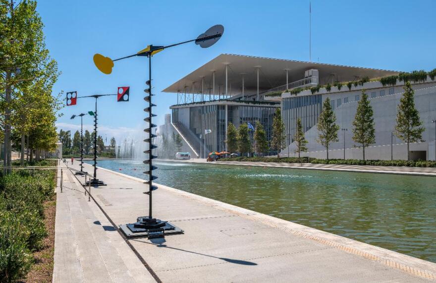 Τα γλυπτά του Takis στο Κέντρο Πολιτισμού Ίδρυμα Σταύρος Νιάρχος - Φωτογραφίες