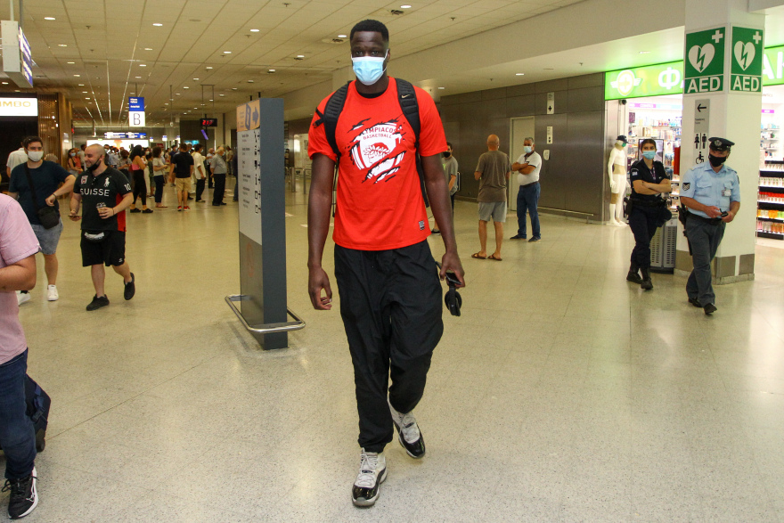 Στην Ελλάδα για τον Ολυμπιακό ο Φαλ