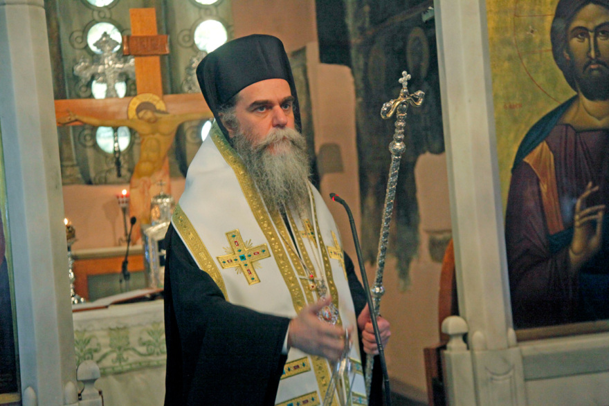 Ιερέας έριξε βιτριόλι σε επτά μητροπολίτες στη Μονή Πετράκη - Σοβαρά τραυματίες οι τρεις