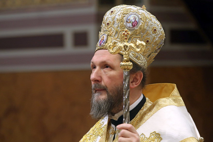 Ιερέας έριξε βιτριόλι σε επτά μητροπολίτες στη Μονή Πετράκη - Σοβαρά τραυματίες οι τρεις