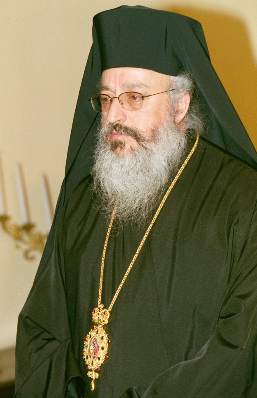 Ιερέας έριξε βιτριόλι σε επτά μητροπολίτες στη Μονή Πετράκη - Σοβαρά τραυματίες οι τρεις