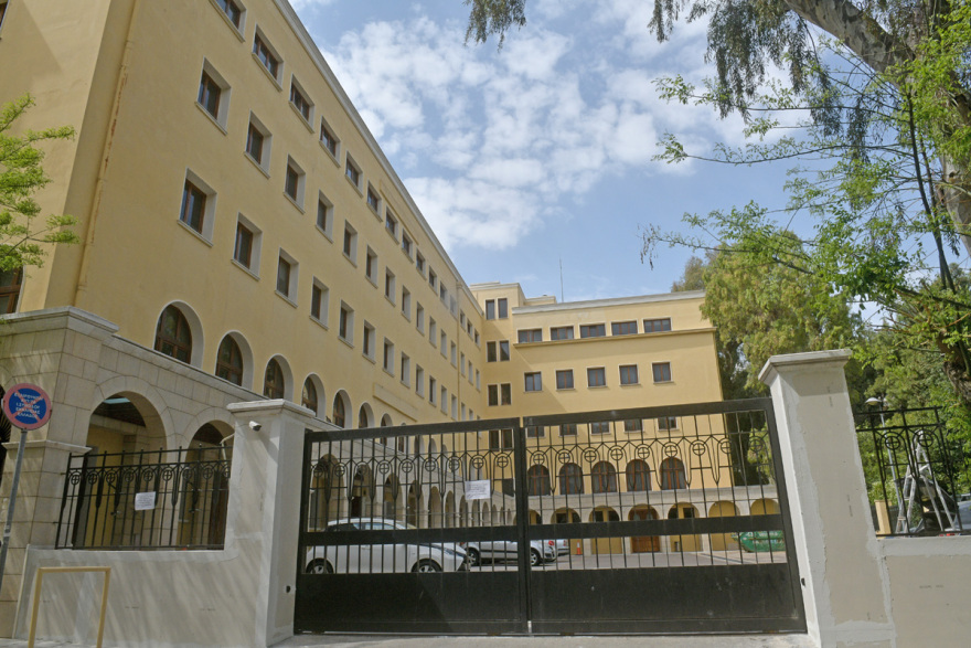 Ιερέας έριξε βιτριόλι σε επτά μητροπολίτες στη Μονή Πετράκη - Σοβαρά τραυματίες οι τρεις