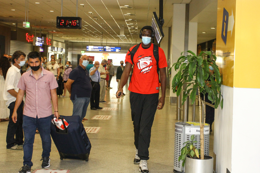 Στην Ελλάδα για τον Ολυμπιακό ο Φαλ