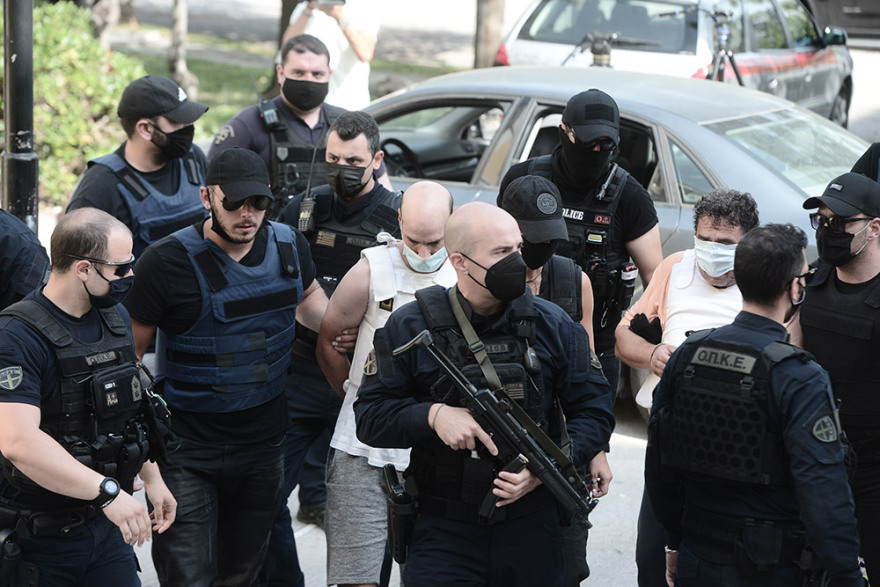 Πετράλωνα: Ποινική δίωξη για δύο κακουργήματα στον Βούλγαρο για τον βιασμό καθαρίστριας