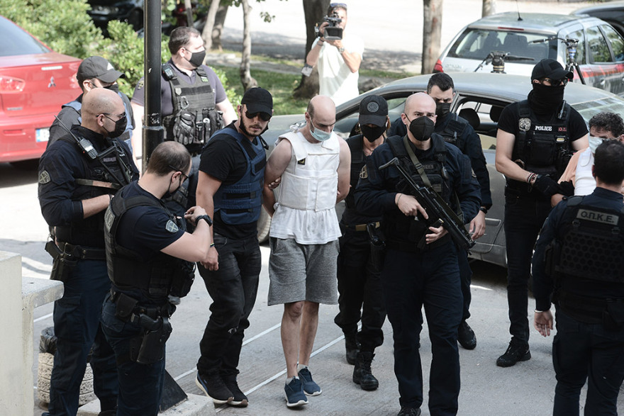 Πετράλωνα: Ποινική δίωξη για δύο κακουργήματα στον Βούλγαρο για τον βιασμό καθαρίστριας