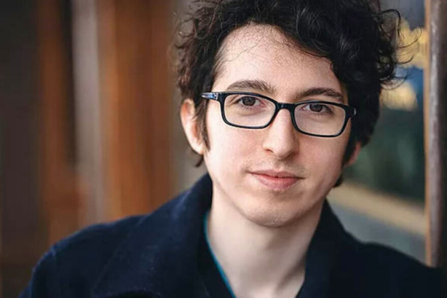 «Είμαι περήφανος σαδομαζοχιστής» λέει υποψήφιος δημοτικός σύμβουλος μετά τη διαρροή «ακατάλληλου» βίντεο