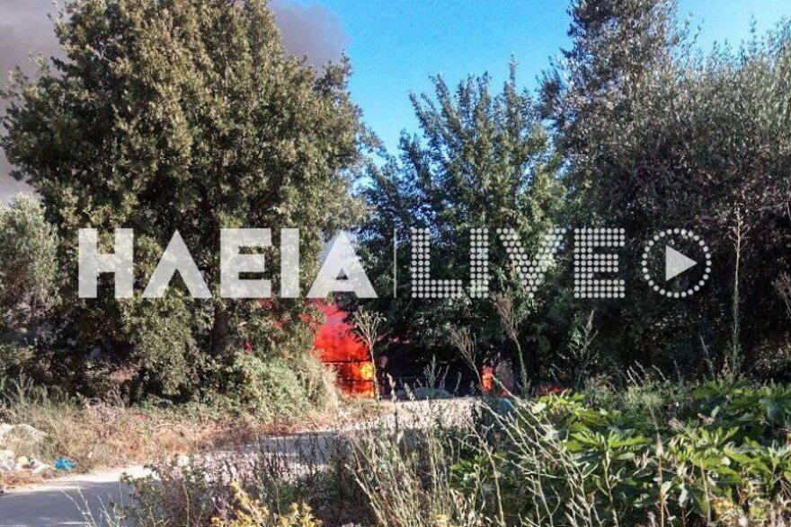 Νέα Μανωλάδα: Φωτιά σε παραπήγματα - Εκρήξεις από φιάλες υγραερίου (βίντεο - φωτογραφίες)