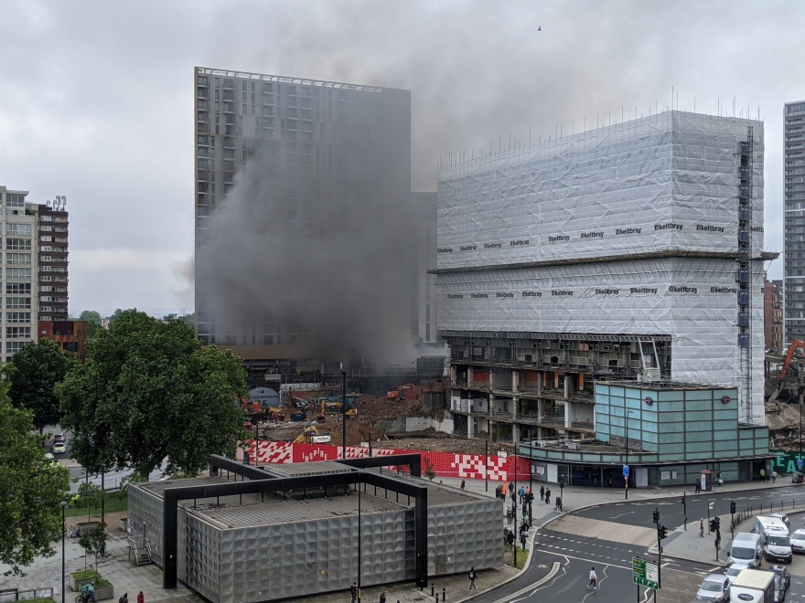 Λονδίνο: Υπό έλεγχο η φωτιά σε σταθμό του μετρό