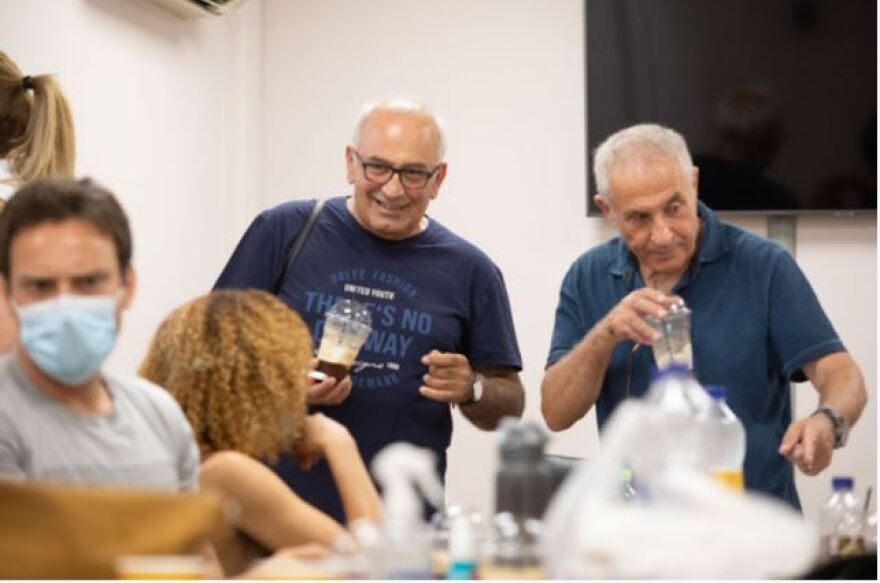 MEGA: Έρχεται η νέα δραματική σειρά «Το αύριο μας ανήκει» - Δείτε φωτογραφίες από την πρώτη ανάγνωση σεναρίου