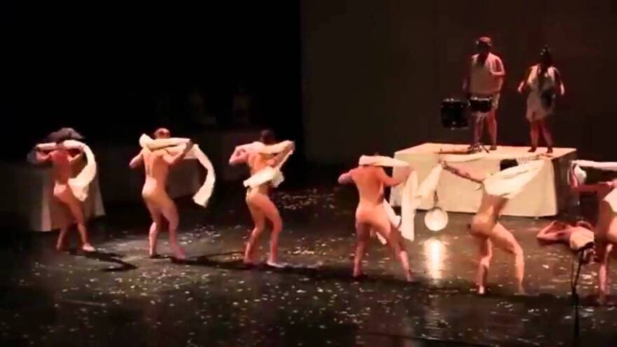 Γιαν Φαμπρ: Καταδικάστηκε σε φυλάκιση 18 μηνών για σεξουαλική παρενόχληση χορευτριών